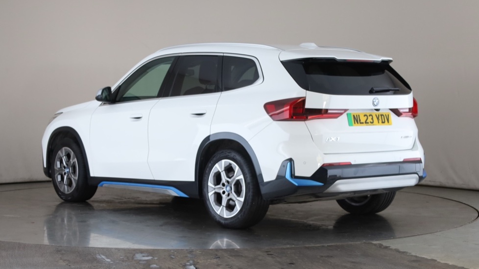 BMW iX1 Image 3