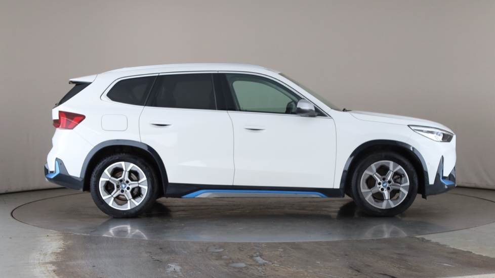 BMW iX1 Image 6