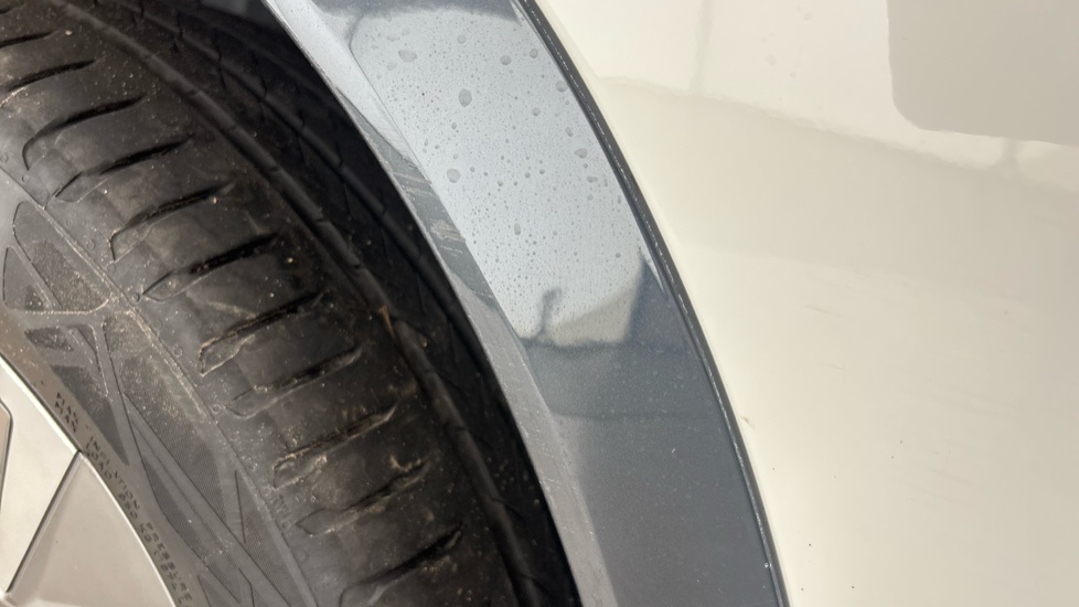 BMW iX1 Scuff