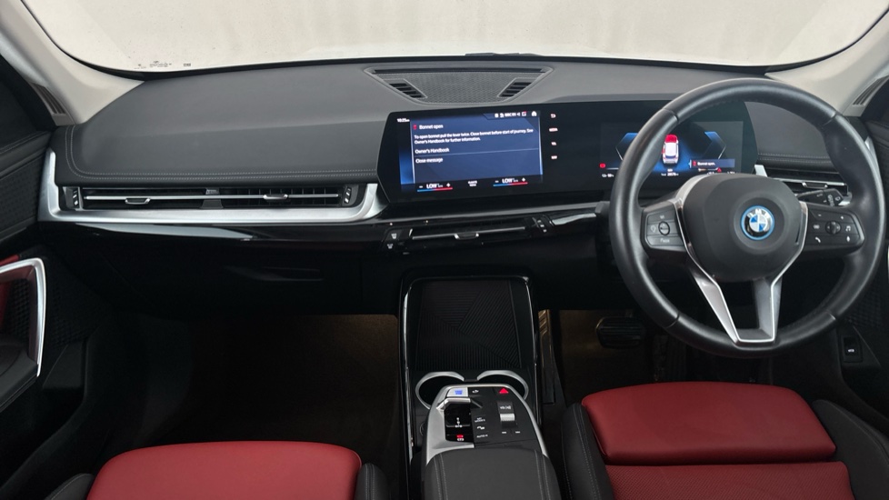 BMW iX1 Image 11