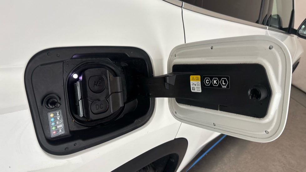 BMW iX1 Image 21