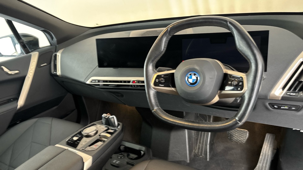 BMW iX Image 9