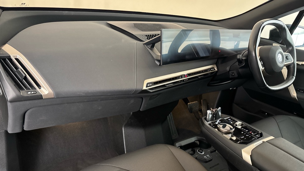 BMW iX Image 10