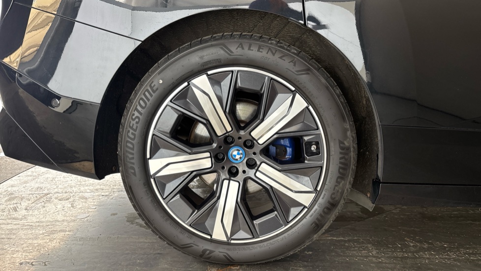 BMW iX Image 19