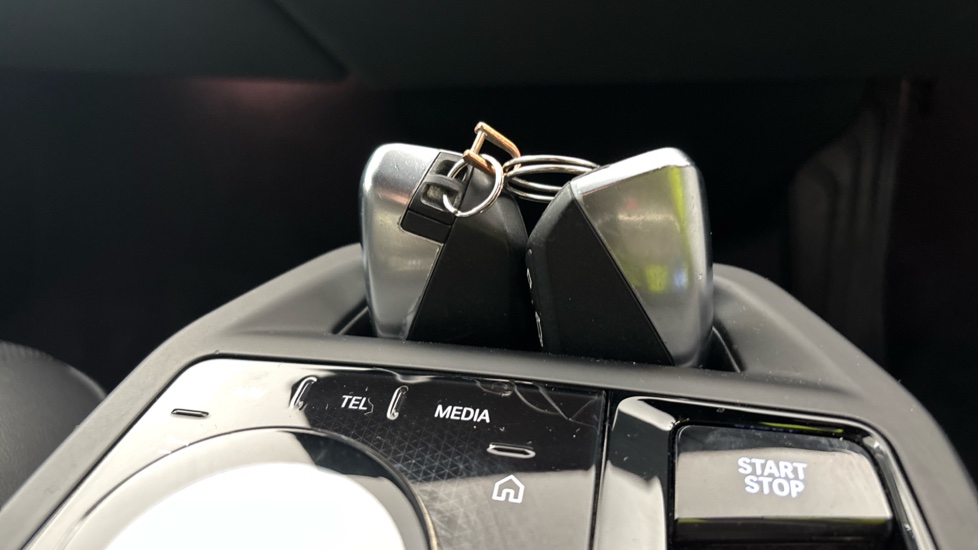 BMW iX two keys
