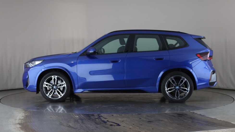 BMW iX1 Image 2