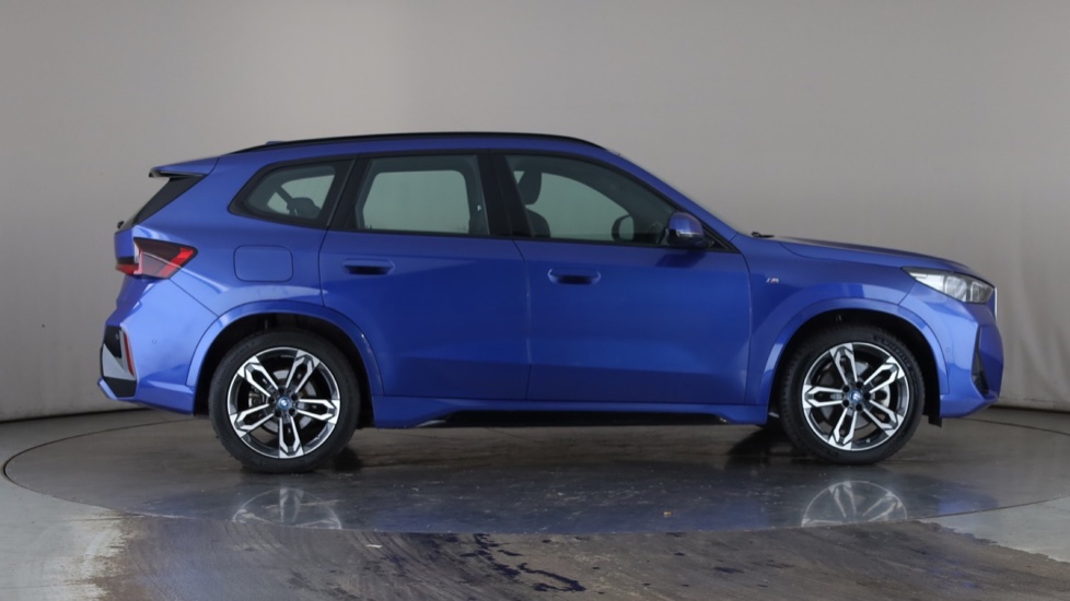BMW iX1 Image 6