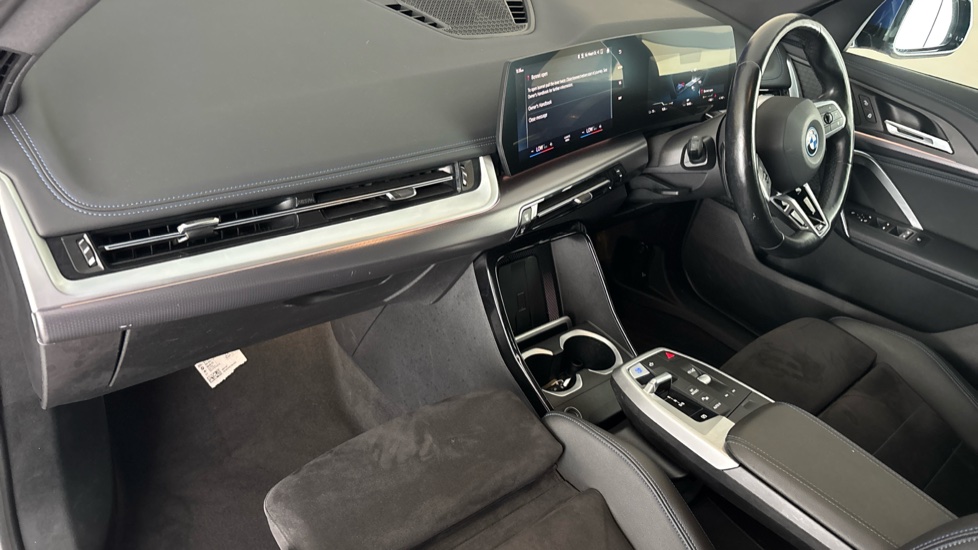 BMW iX1 Image 10