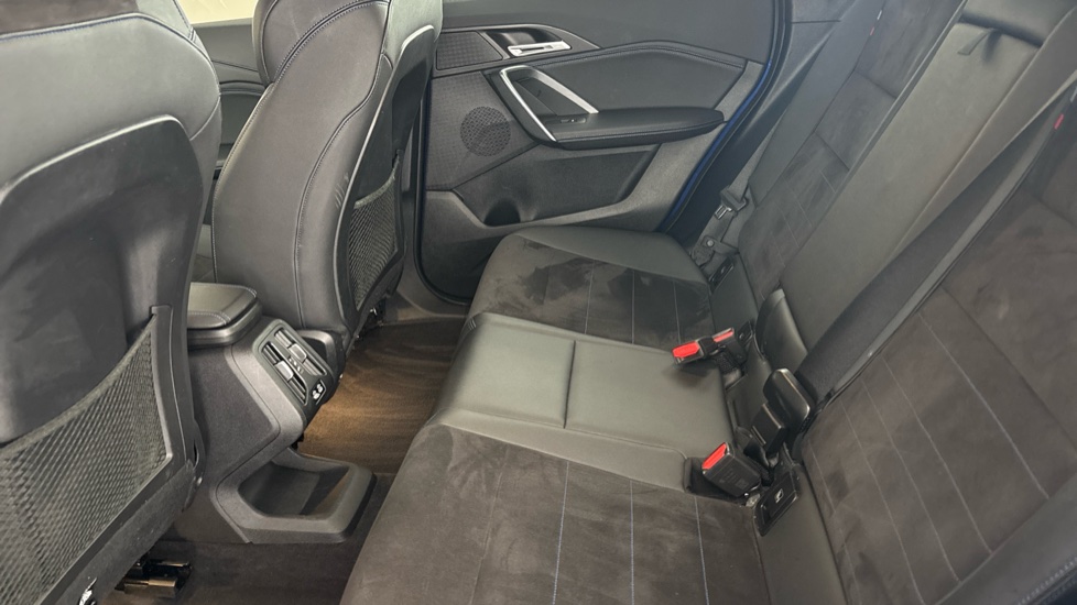 BMW iX1 Image 14