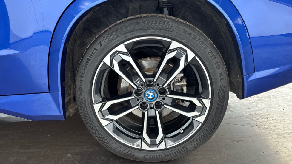 BMW iX1 Image 18