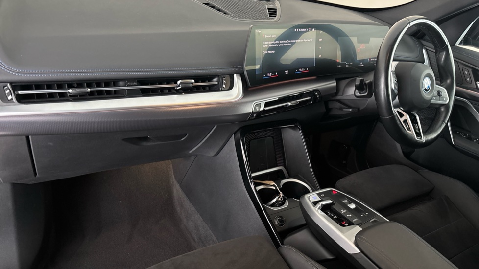 BMW iX1 Image 10