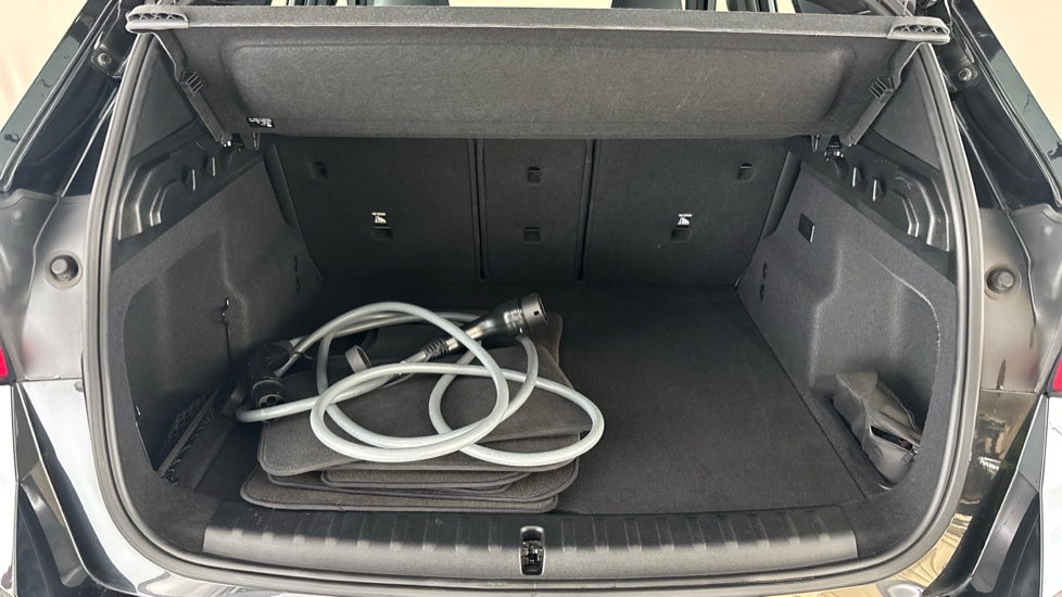 BMW iX1 Image 15
