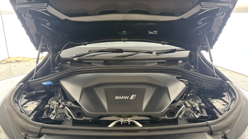 BMW iX1 Image 16