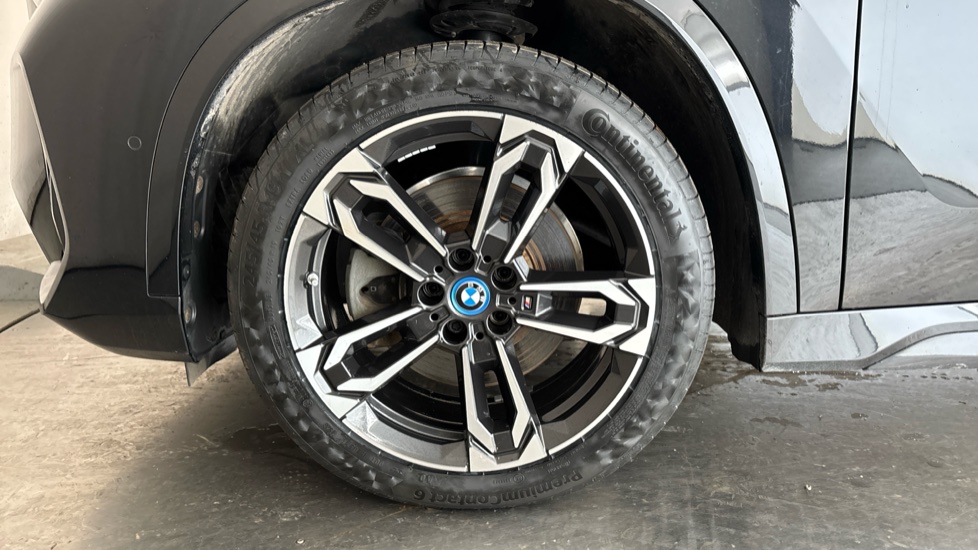 BMW iX1 Image 17
