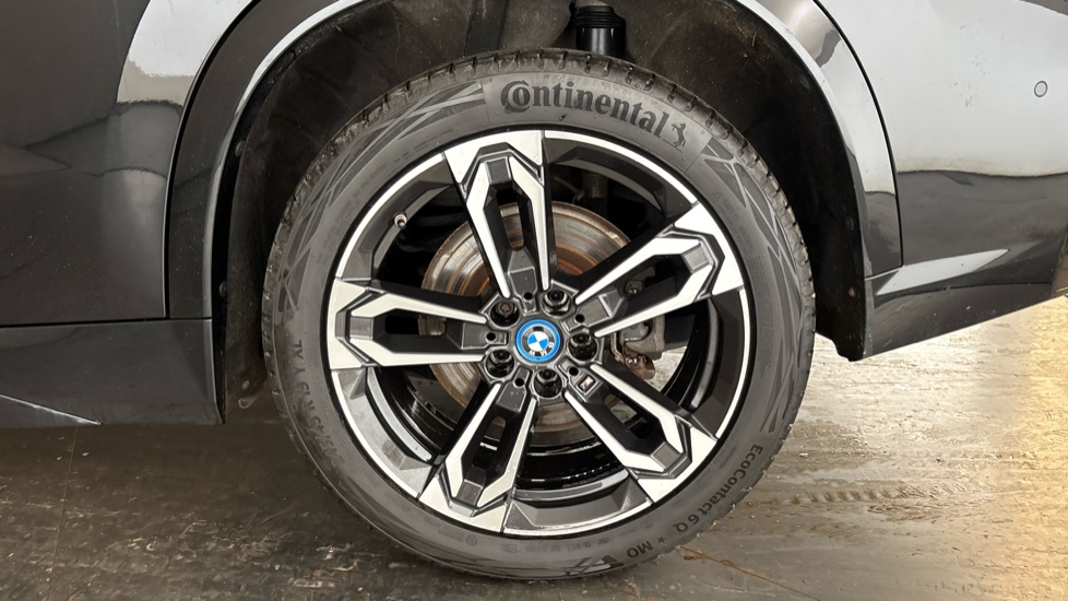 BMW iX1 Image 18