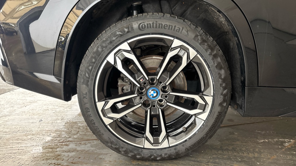 BMW iX1 Image 19