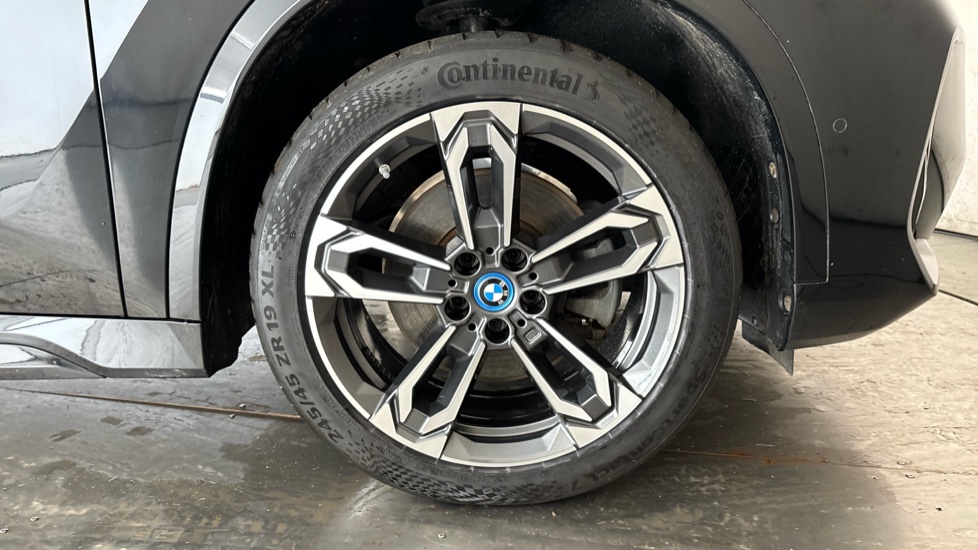 BMW iX1 Image 20