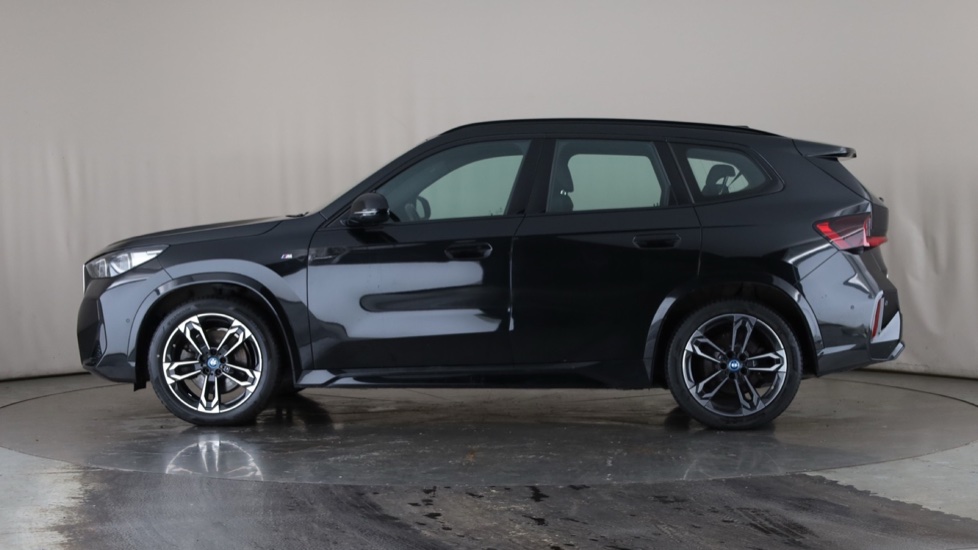 BMW iX1 Image 2