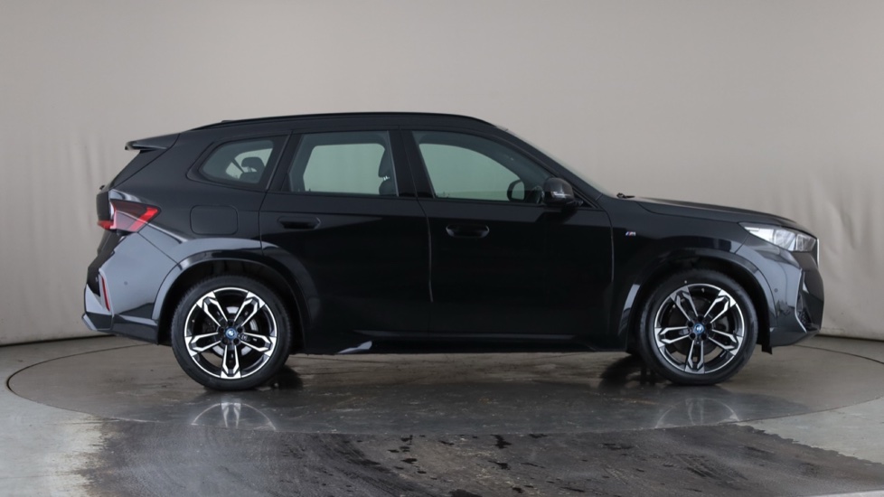 BMW iX1 Image 6