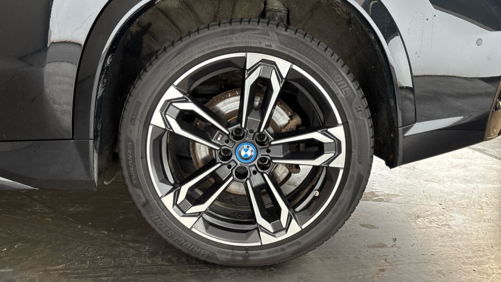 BMW iX1 Image 18