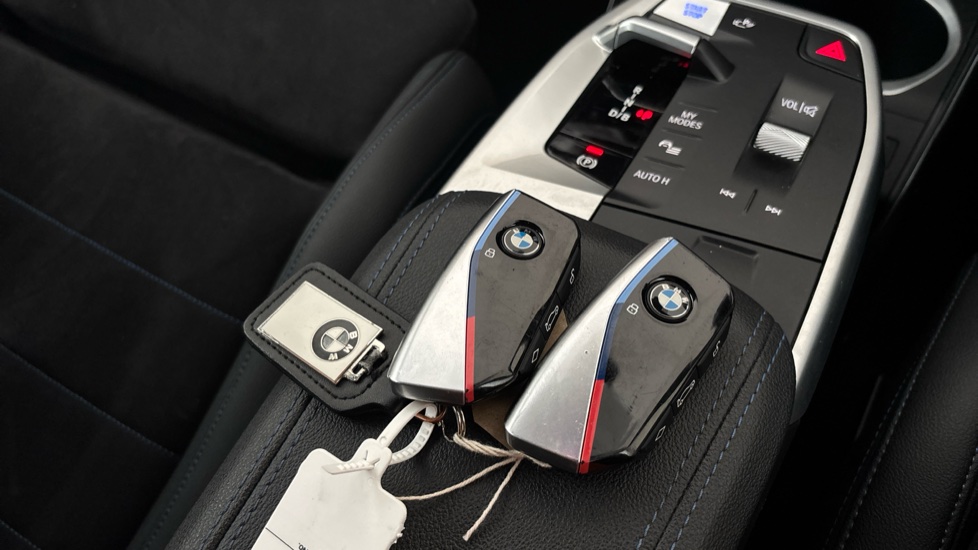 BMW iX1 2 keys available