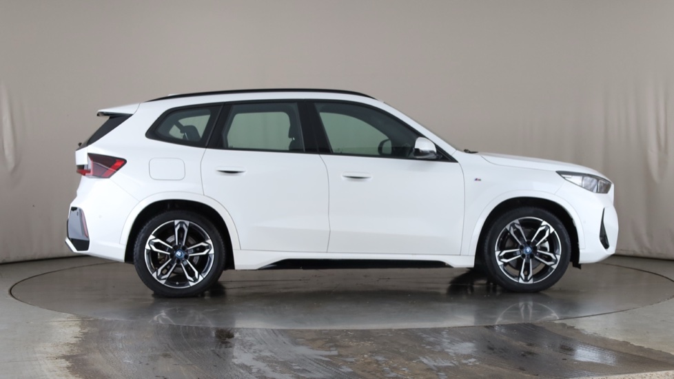 BMW iX1 Image 6