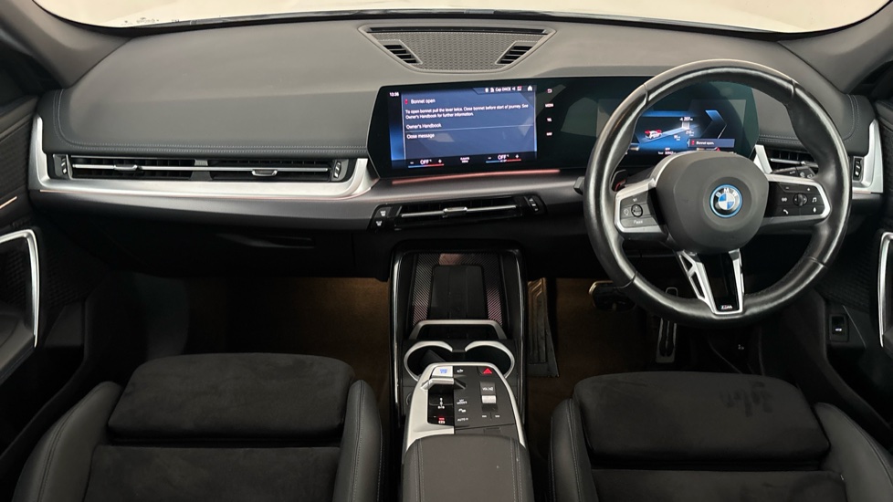 BMW iX1 Image 11