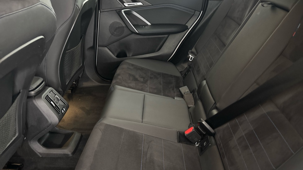 BMW iX1 Image 14
