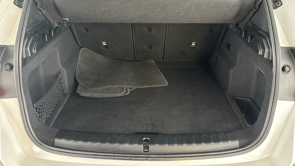 BMW iX1 Image 15