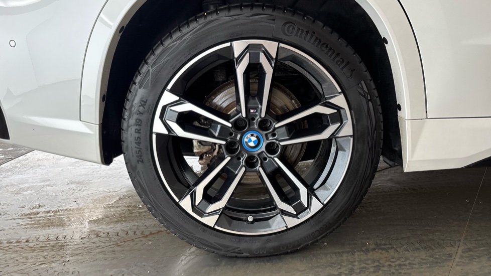 BMW iX1 Image 19