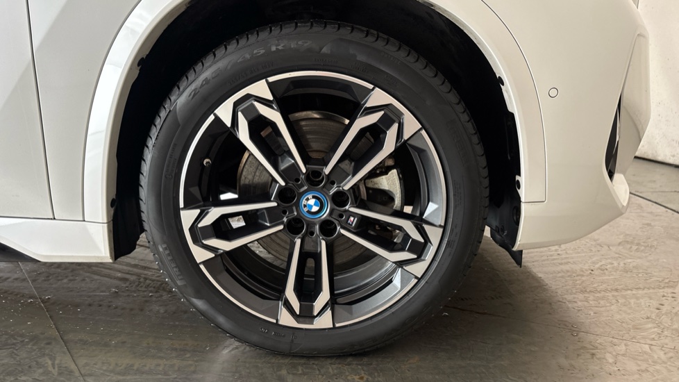 BMW iX1 Image 20
