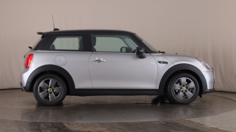 MINI HATCHBACK Image 6