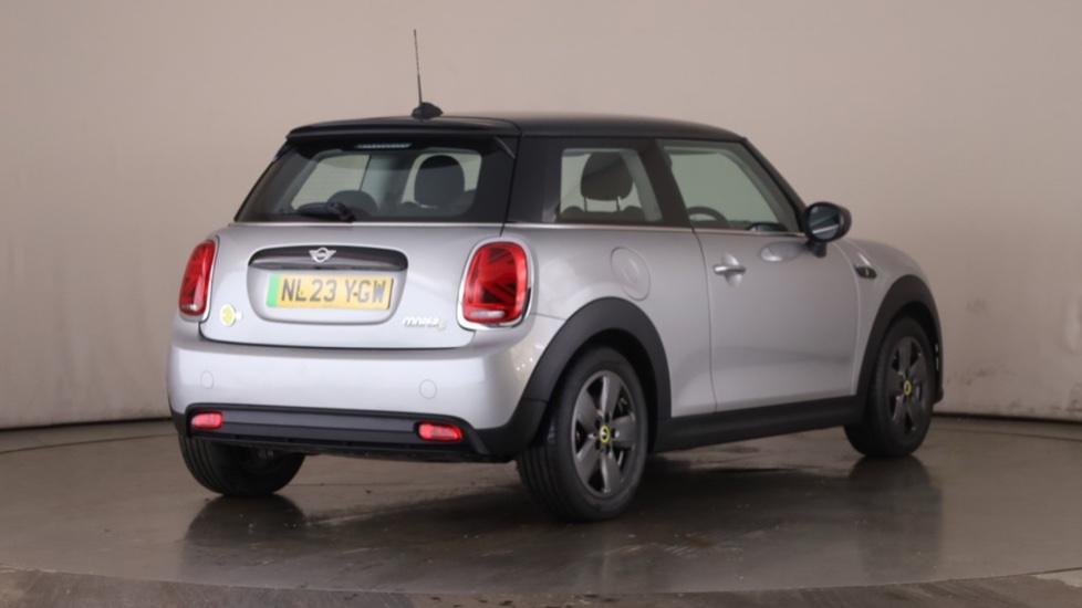 MINI HATCHBACK Image 5