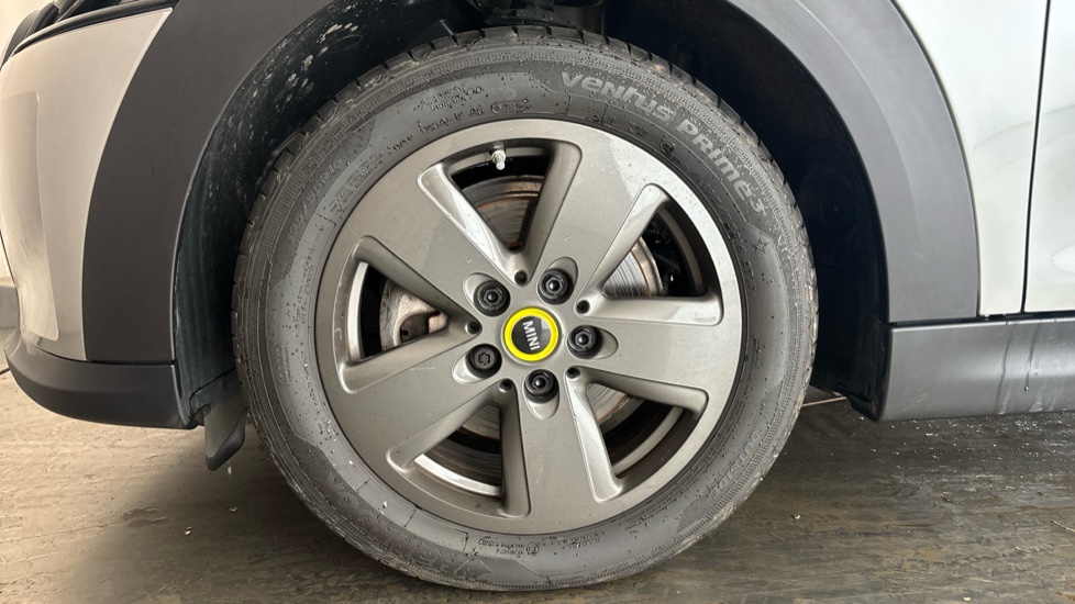 MINI HATCHBACK Image 17