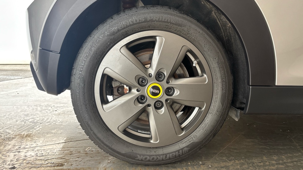 MINI HATCHBACK Image 19