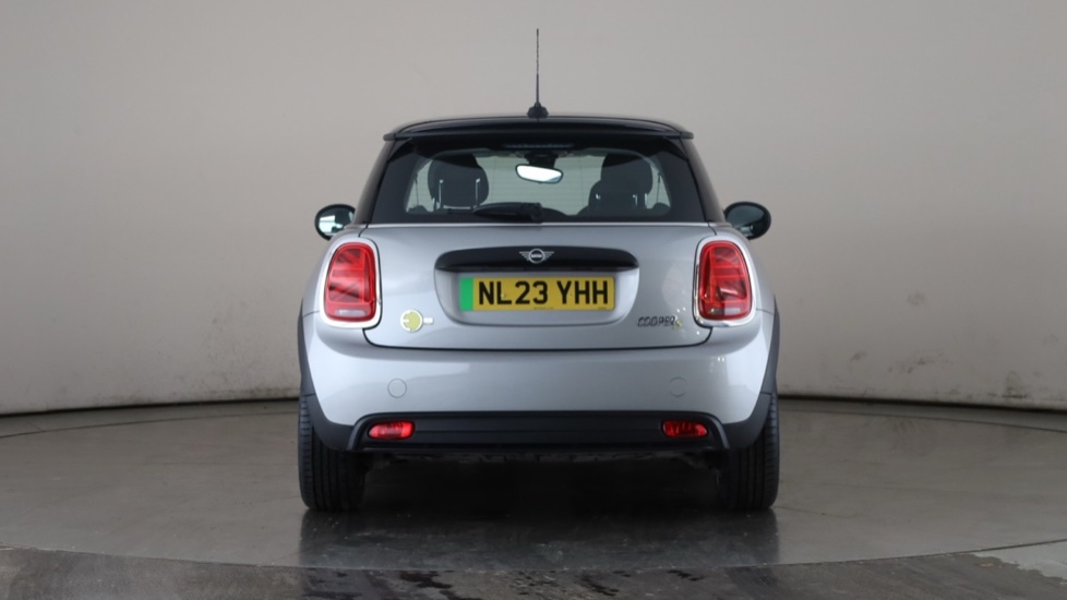 MINI HATCHBACK Image 4