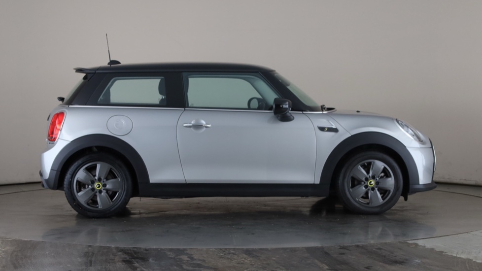 MINI HATCHBACK Image 6