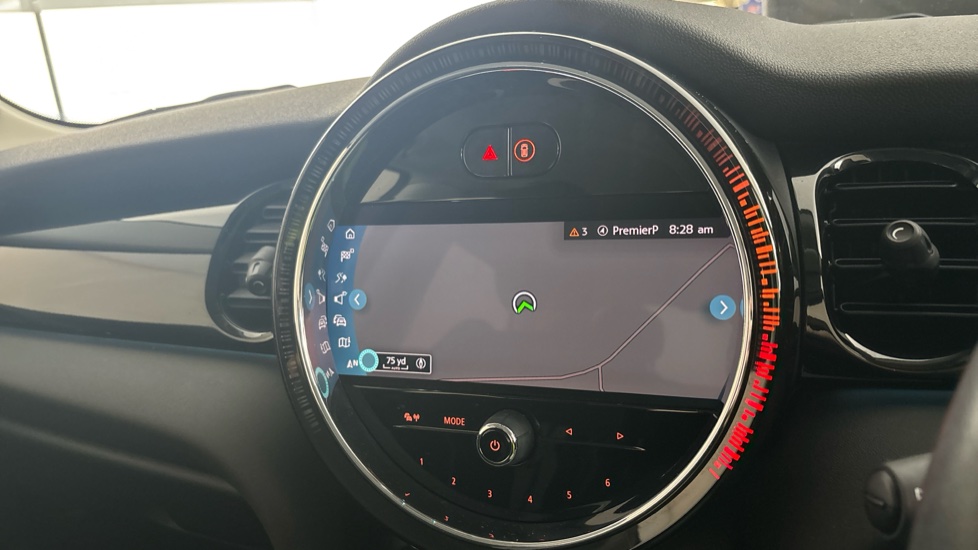 MINI HATCHBACK Image 12