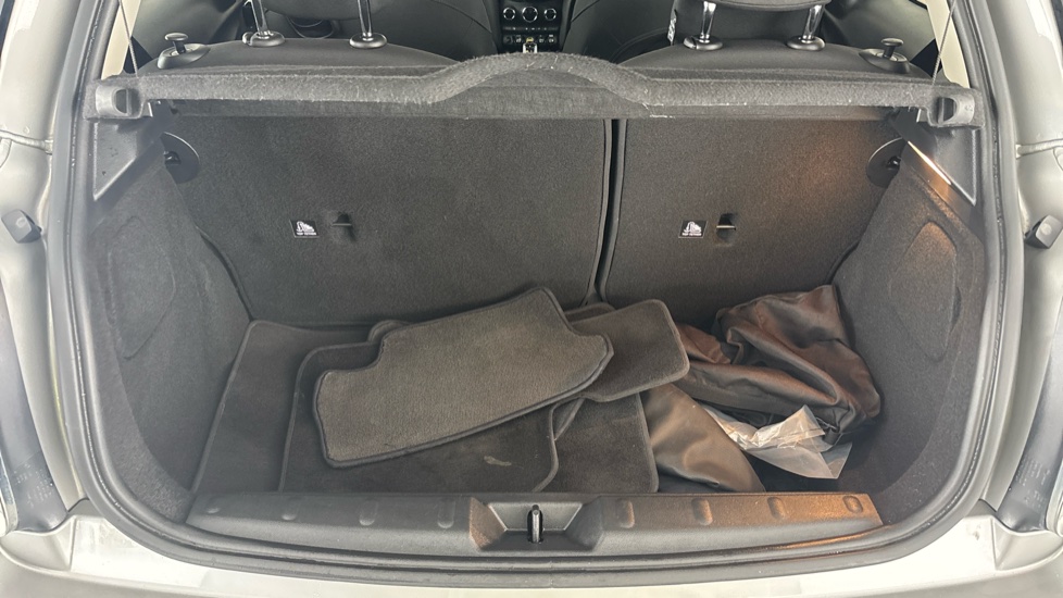 MINI HATCHBACK Image 15