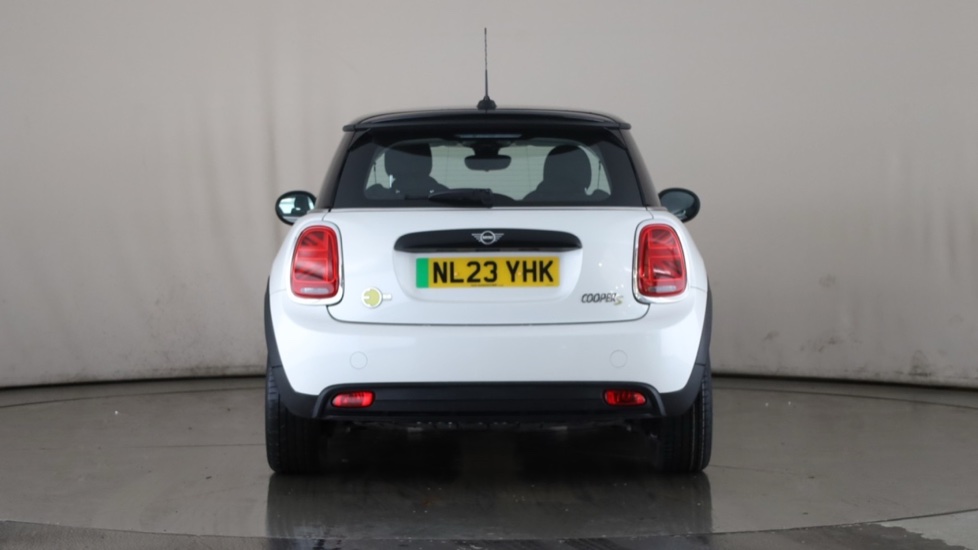 MINI HATCHBACK Image 4