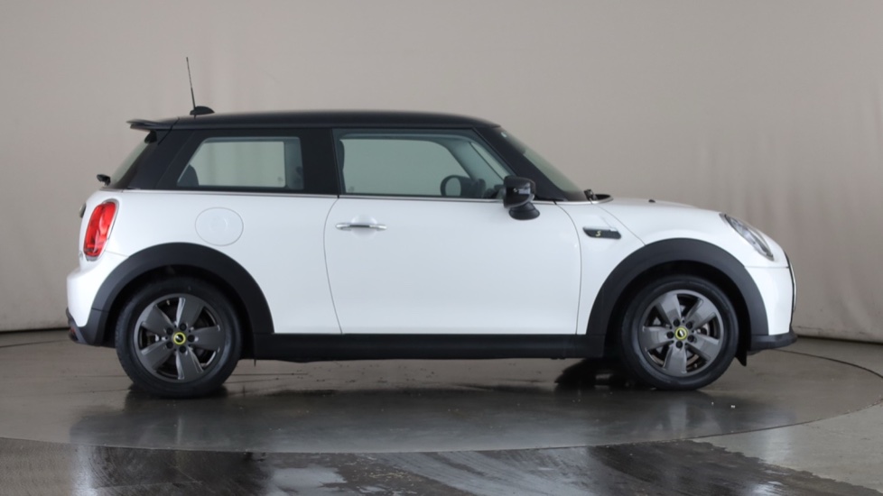 MINI HATCHBACK Image 6