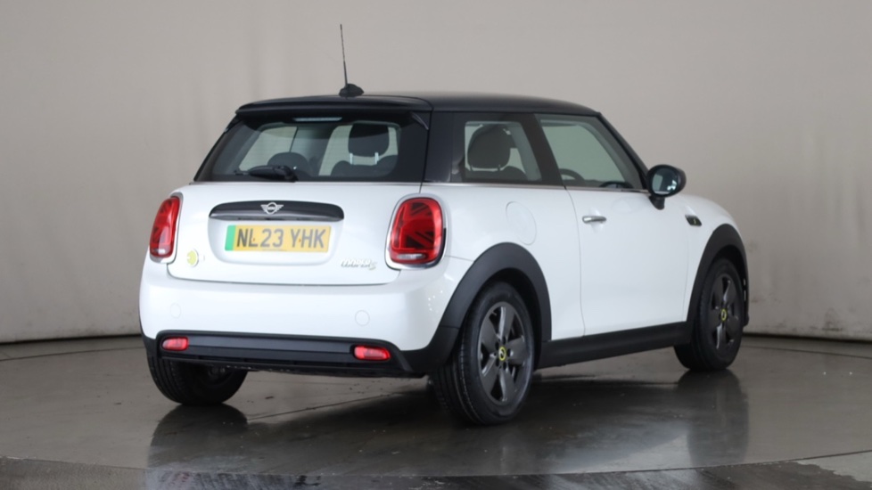 MINI HATCHBACK Image 5