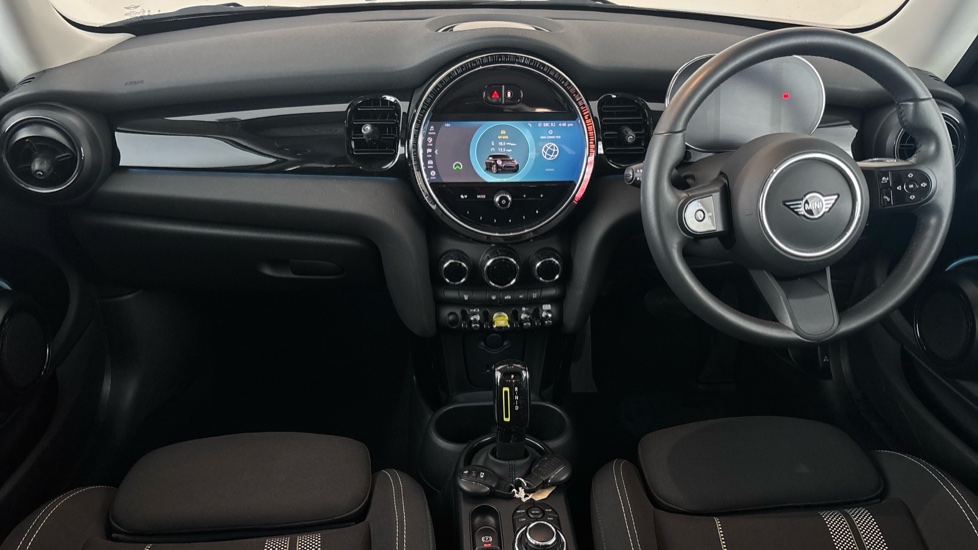 MINI HATCHBACK Image 11