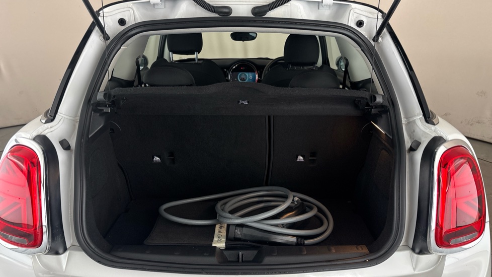 MINI HATCHBACK Image 15