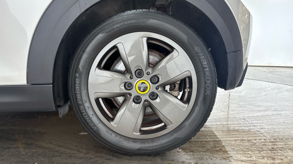 MINI HATCHBACK Image 18