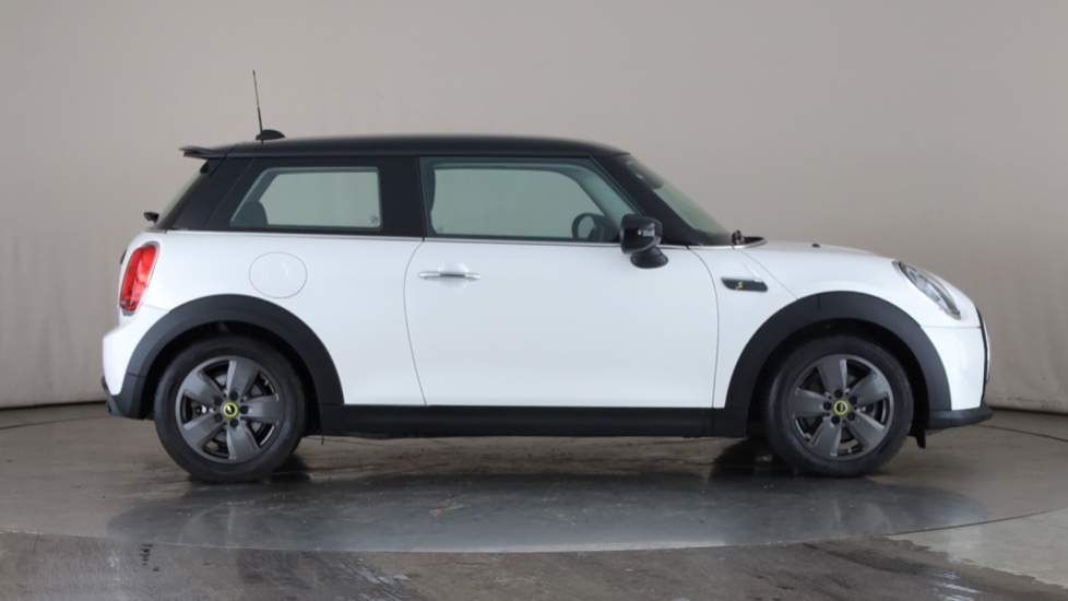 MINI HATCHBACK Image 6