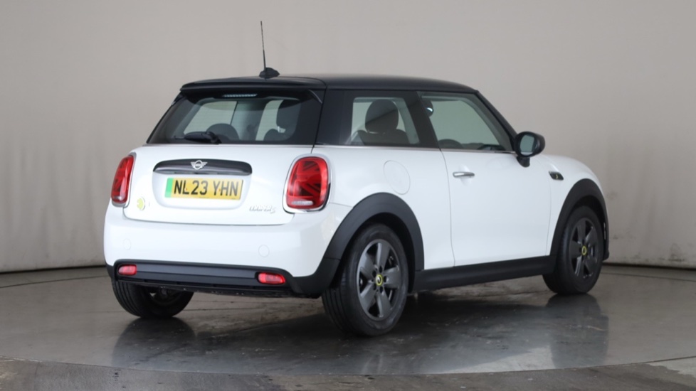 MINI HATCHBACK Image 5