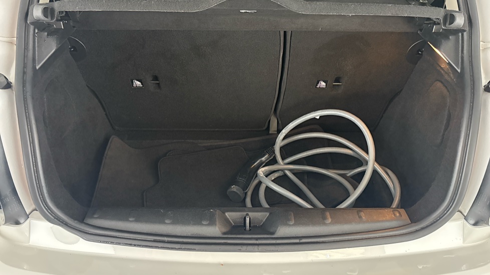 MINI HATCHBACK Image 15