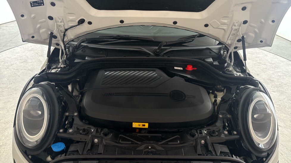 MINI HATCHBACK Image 16