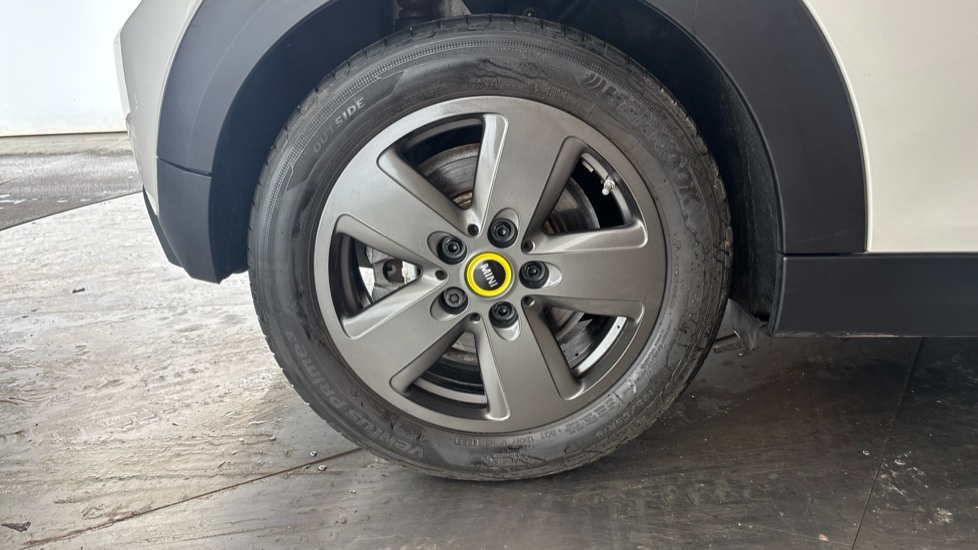 MINI HATCHBACK Image 19